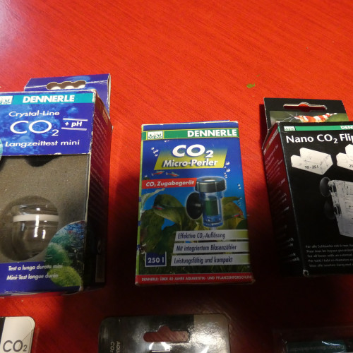 LOT de 6 diffuseurs differents de CO2 + MATERIEL CO2 divers