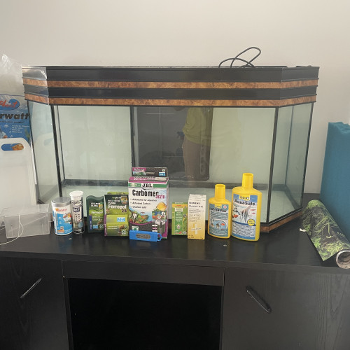 Vends aquarium avec son meuble