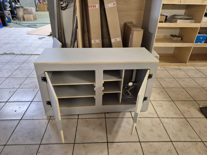 Nouveau meuble Fabrication d un meuble sur mesure avec  base d un châssis aluminium habillé de bois