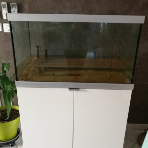 Aquarium et son meuble