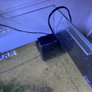 Vends aquarium et accessoires divers